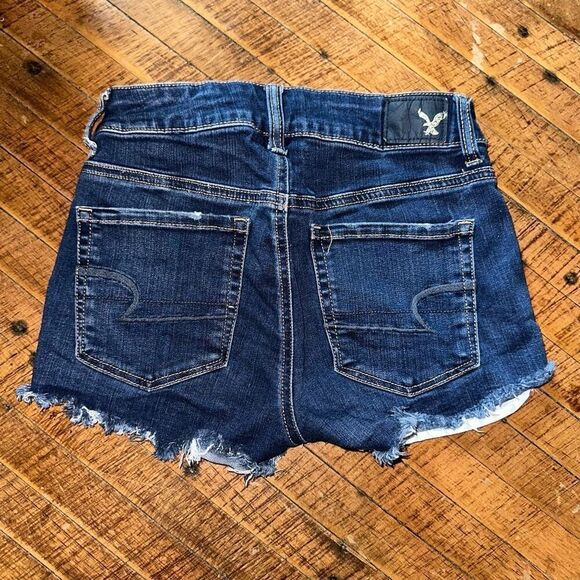 American Eagle distressed hi-rise 0 raw hem denim shorts - Picture 2 of 3